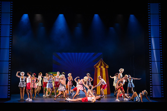 waapa 220609 mack and mabel 442-(PROOF ONLY)