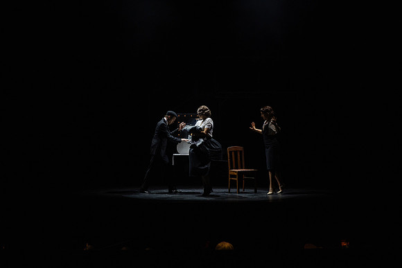 waapa 220609 mack and mabel 586-(PROOF ONLY)