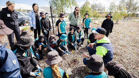 peet 250814 shorehaven tree planting 62-(PRINT ONLY)