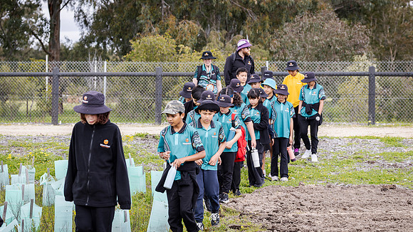 peet 250919 brabham tree planting 31-(PRINT ONLY)