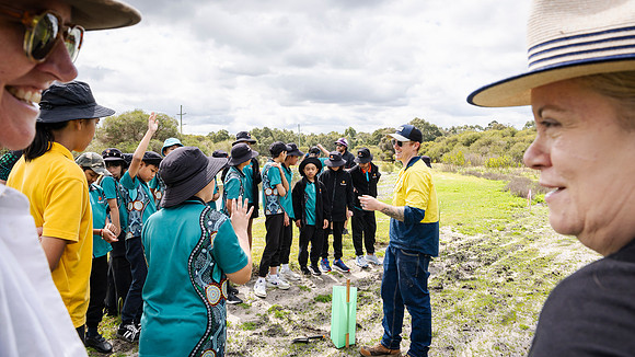 peet 250919 brabham tree planting 90-(PRINT ONLY)