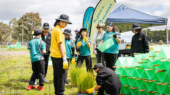 peet 250919 brabham tree planting 103-(PRINT ONLY)