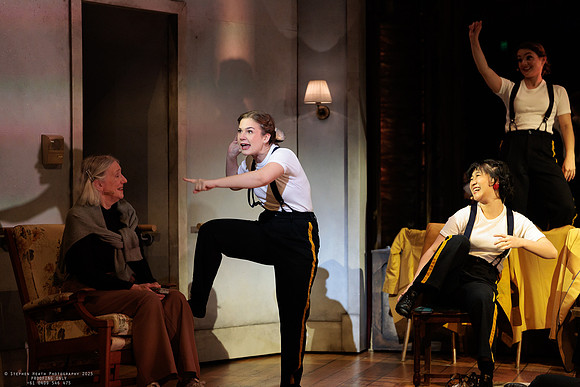 waapa 251105 tivoli lovely 212-(PROOF ONLY)
