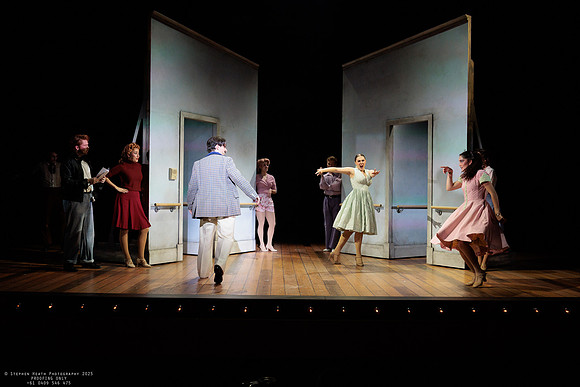 waapa 251105 tivoli lovely 344-(PROOF ONLY)