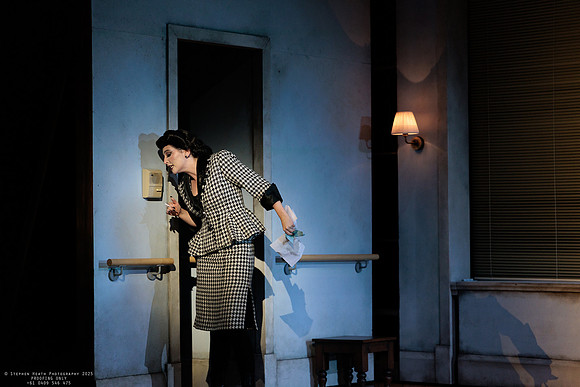 waapa 251105 tivoli lovely 396-(PROOF ONLY)