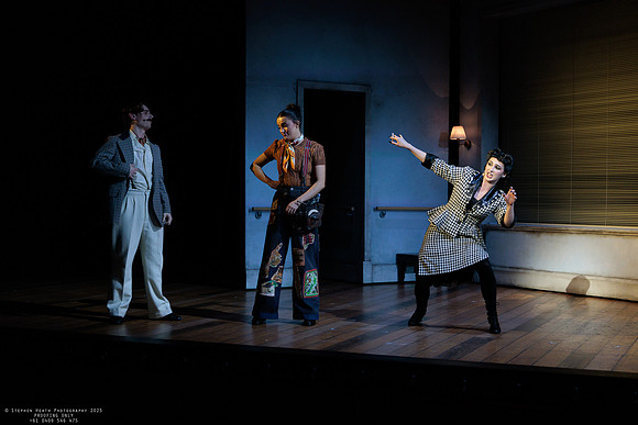 waapa 251105 tivoli lovely 416-(PROOF ONLY)