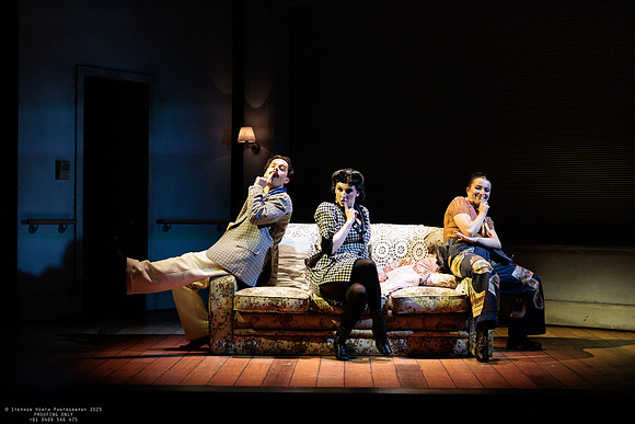 waapa 251105 tivoli lovely 435-(PROOF ONLY)