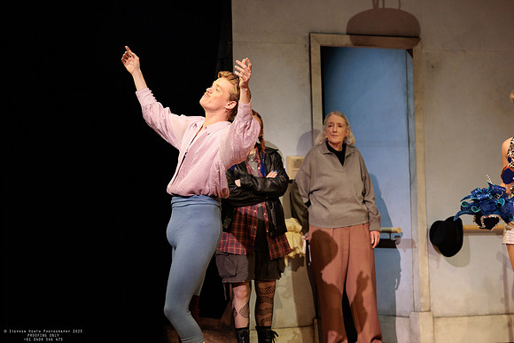 waapa 251105 tivoli lovely 448-(PROOF ONLY)