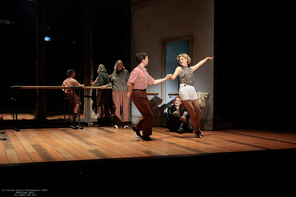 waapa 251105 tivoli lovely 498-(PROOF ONLY)