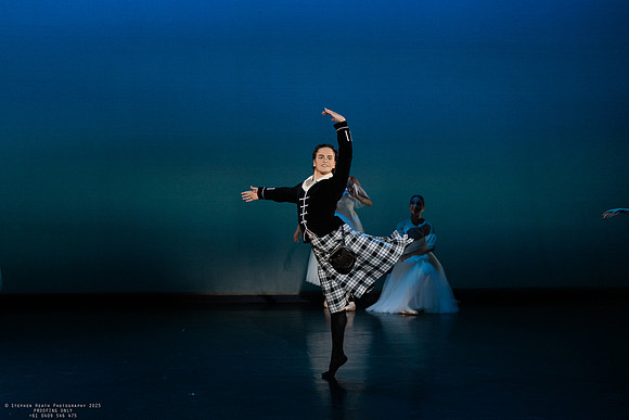 waapa 251112 verge 163-(PROOF ONLY)
