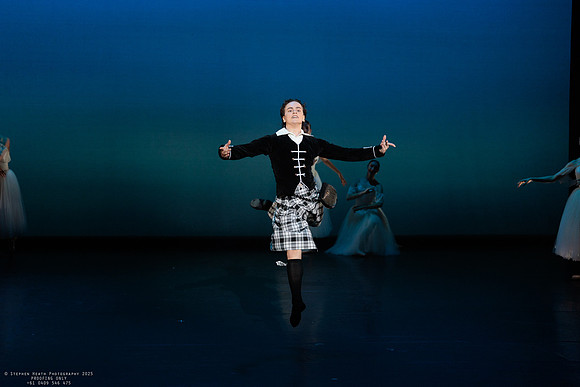 waapa 251112 verge 167-(PROOF ONLY)