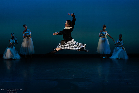 waapa 251112 verge 168-(PROOF ONLY)