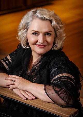 headshots 260210 emma matthews 32-(PRINT ONLY)