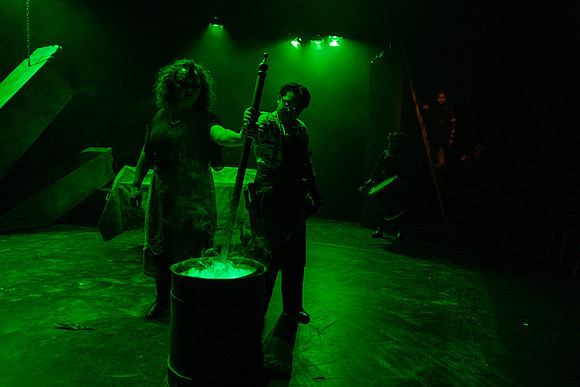 waapa 221109 fatlon 310-(PROOF ONLY)