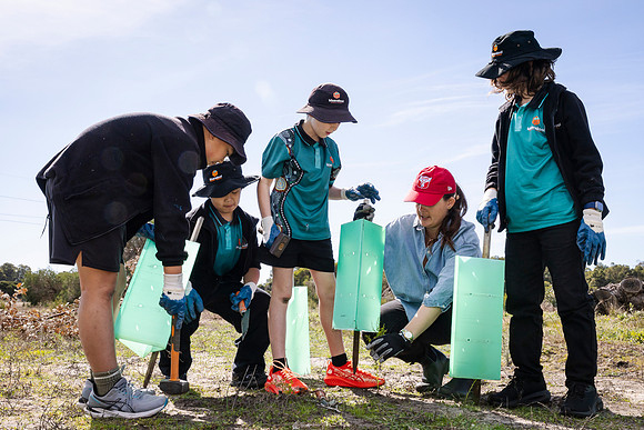 peet 260724 brabham tree planting 210-(PRINT ONLY)