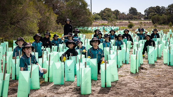 peet 260724 brabham tree planting 249-(PRINT ONLY)