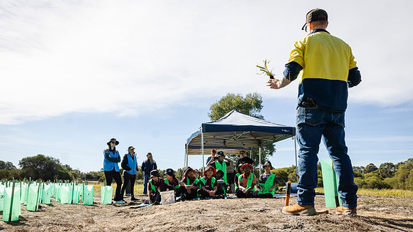 peet 260724 brabham tree planting 321-(PRINT ONLY)