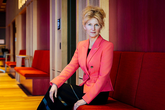 ecu 260730 lorie helliwell 37-(PRINT ONLY)
