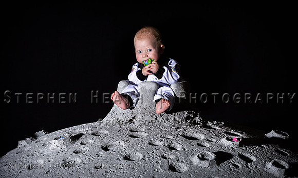 JJ on the Moon (WEB)-2