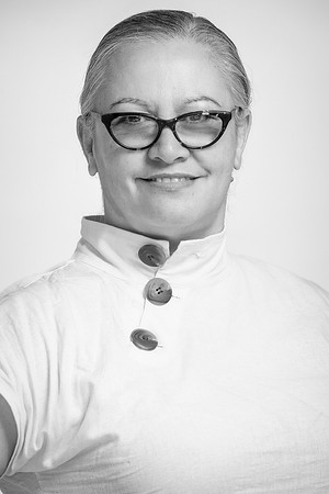 ria 230510 headshots-31-(PRINT ONLY)-2