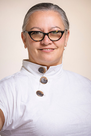 ria 230510 headshots-31-(PRINT ONLY)