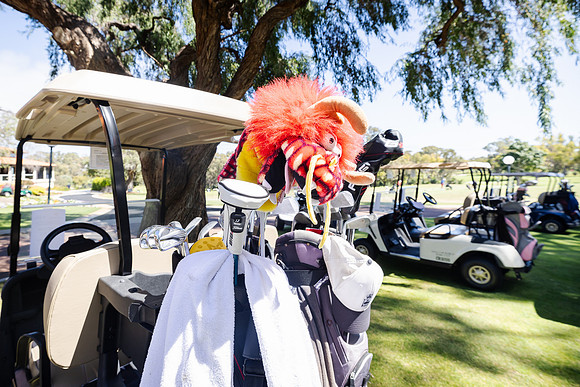 llwa 230918 rh golfday 72-(WEB ONLY)