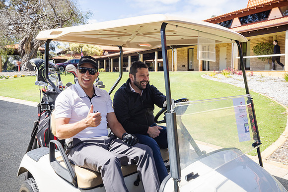llwa 230918 rh golfday 122-(PRINT ONLY)