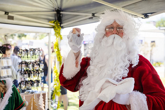 sat 231209 clementine xmas market 92-(WEB ONLY)