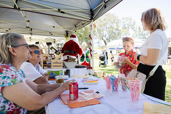 sat 231209 clementine xmas market 97-(PRINT ONLY)