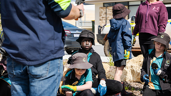 peet 250814 shorehaven tree planting 79-(PRINT ONLY)
