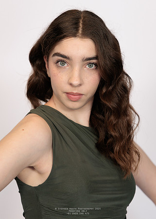 headshots 250807 kristen-200-(PROOF ONLY)