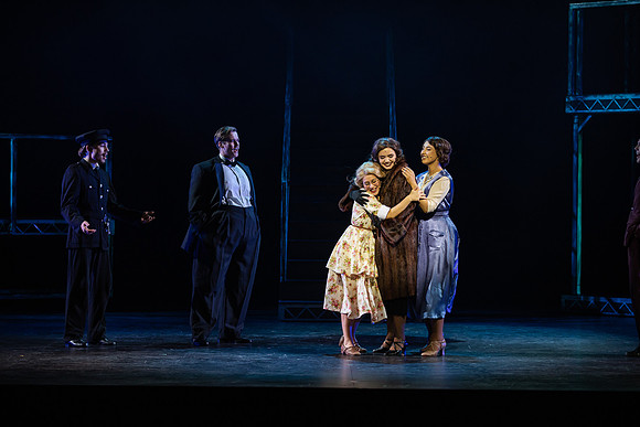 waapa 220609 mack and mabel 516-(PROOF ONLY)