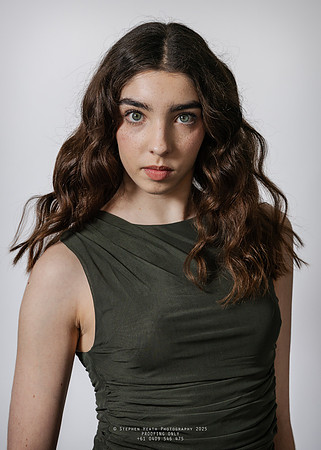 headshots 250807 kristen-236-(PROOF ONLY)