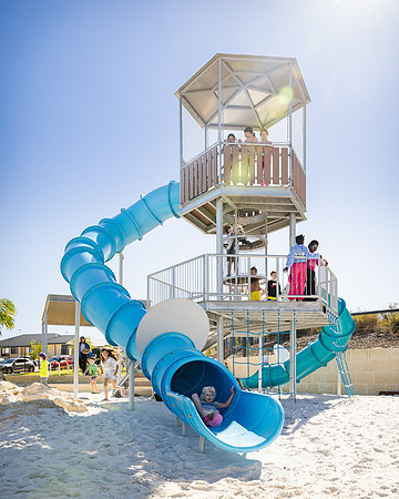 uqwa 240505 east of the beach 106-(WEB ONLY)
