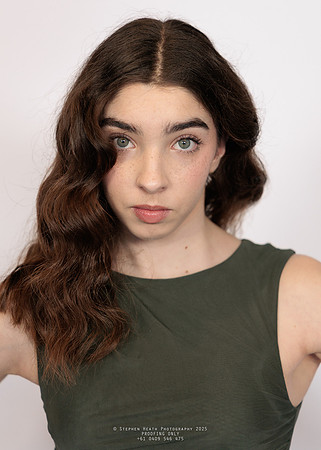 headshots 250807 kristen-145-(PROOF ONLY)