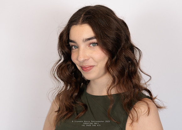 headshots 250807 kristen-103-(PROOF ONLY)