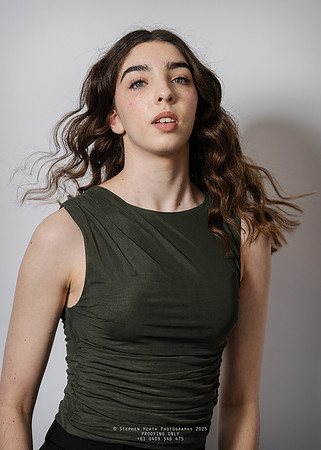 headshots 250807 kristen-245-(PROOF ONLY)