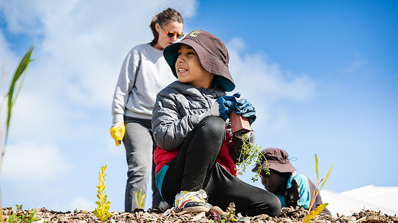 peet 250814 shorehaven tree planting 133-(WEB ONLY)