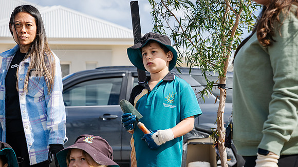 peet 250814 shorehaven tree planting 80-(WEB ONLY)