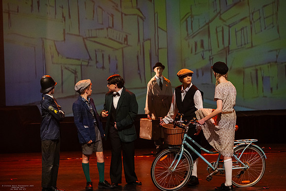 nc 250731 emil & the detectives 221-(PROOF ONLY)