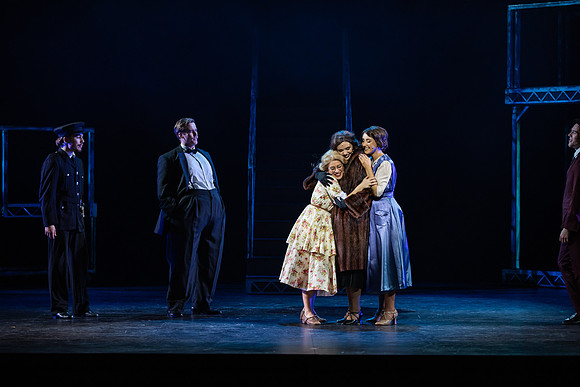 waapa 220609 mack and mabel 517-(PROOF ONLY)