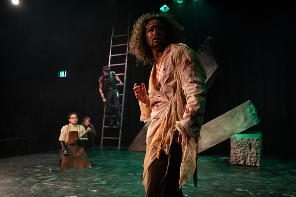 waapa 221109 fatlon 197-(PRINT ONLY)