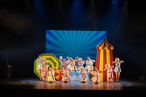 waapa 220609 mack and mabel 416-(PROOF ONLY)