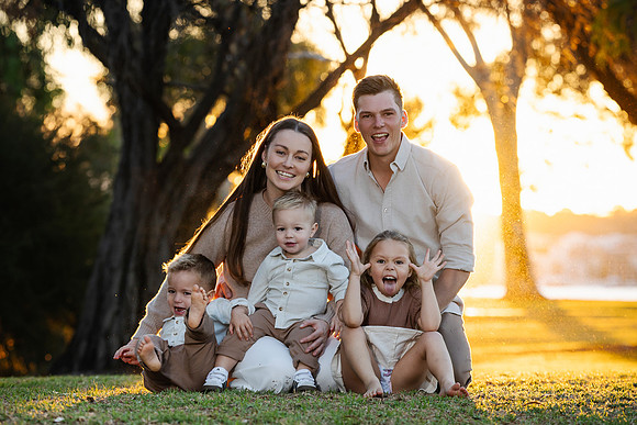 fam 250419 dawyer 253-(WEB ONLY)