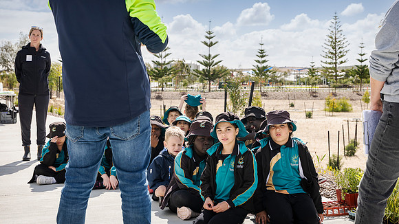 peet 250814 shorehaven tree planting 38-(PRINT ONLY)