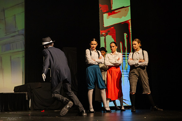 nc 250731 emil & the detectives 424-(PROOF ONLY)